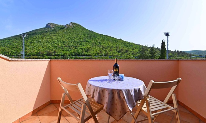 Plomin Apartment | Holiday apartment with harbour view