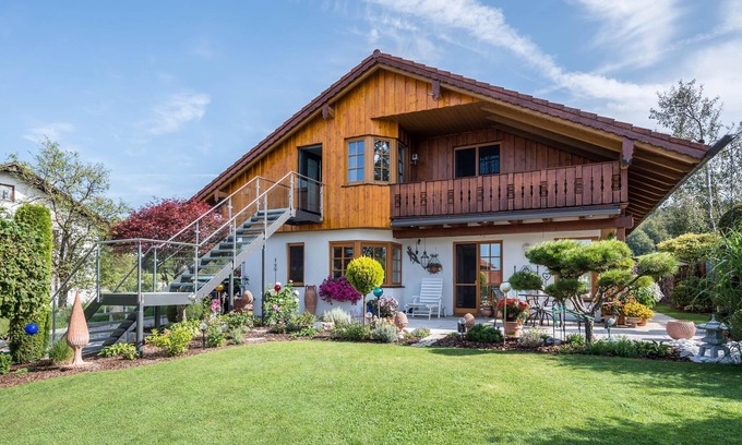 Berg Apartment | Holiday Apartment with Wi-Fi & Parking, only for tourist guests