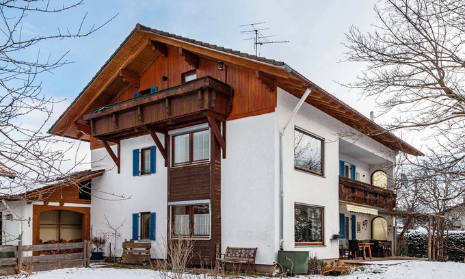 Heitlern Apartment | Holiday Apartment 'Zugspitzblick' with Mountain View, Balcony and Wi-Fi