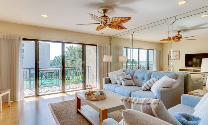 Central Beach Condo | Holiday at the Beach in Quiet Upscale Vero Beach