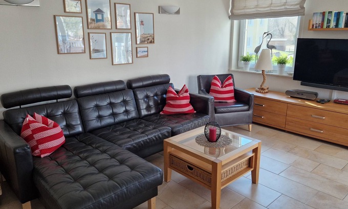 Heringsdorf Apartment | Holiday beachcomber, 50 m beach, beach chair, free Wi-Fi, 2 south-west-facing balconies