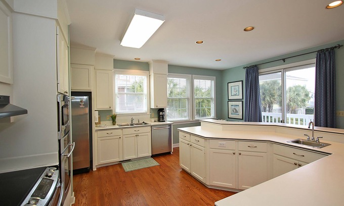 Sullivan's Island House | Holiday Booking Deals! Sleeps13 5Bd 4Bth Walk to beach!