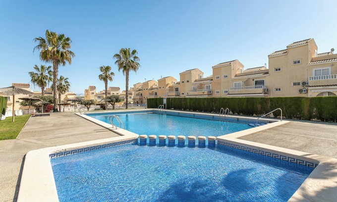 Puerto Marino House | Holiday Bungalow Desired Track close to the Sea with Shared Pool & Wi-Fi