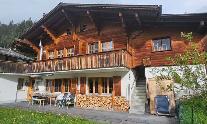 Schwenden Ski Chalet | Holiday apartment Schwenden im Diemtigtal for 1 - 7 persons with 1 bedroom - Holiday house