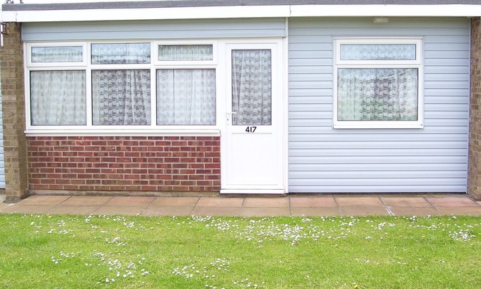 Great Yarmouth Ski Chalet | Holiday Chalet In Hemsby on Sundowner Holiday Park - No Pets