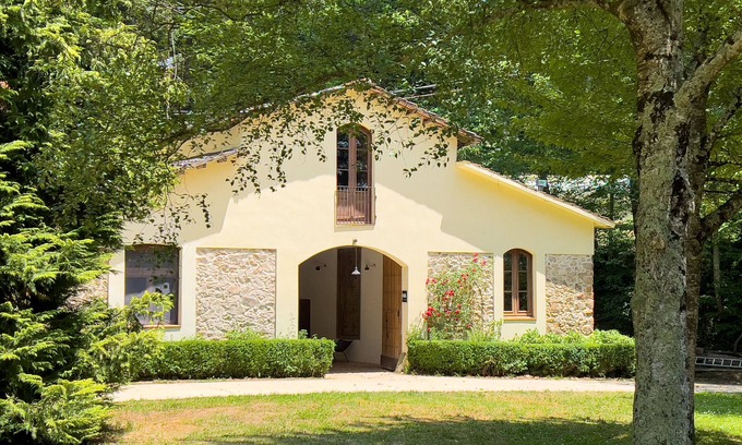 Sant Hilari Sacalm Cottage | Holiday Cottage with Pool in Sant Hilari Sacalm – Masoveria del Castell de Villavecchia