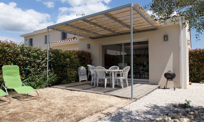 La Boissiere Cottage | Holiday cottage boissière, vineyards and scrubland, near Montpellier.