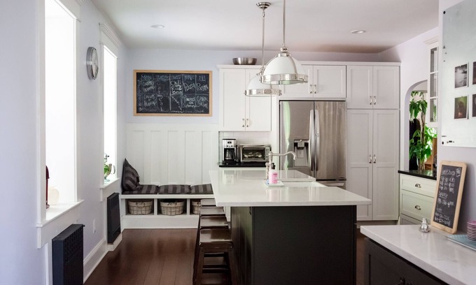 Croton-on-Hudson House | Holiday cozy country cottage!