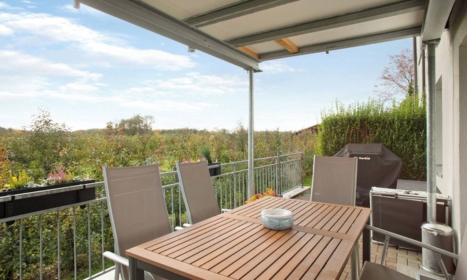Kressbronn Apartment | Holiday Apartment "Schwenck" with Shared Terrace, Shared Garden & Wi-Fi