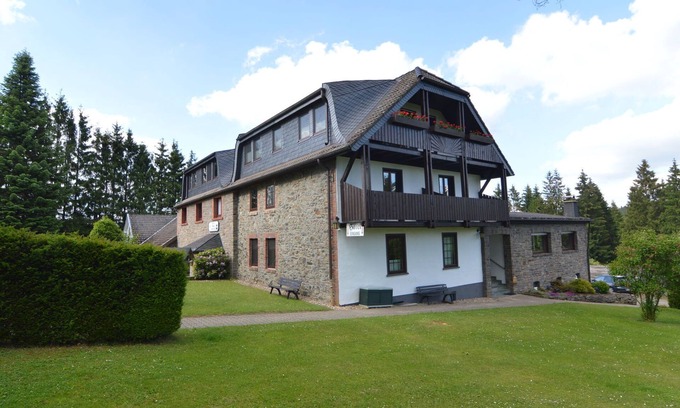 Kalterherberg House | Holiday Home Monschau with Sauna and Terrace