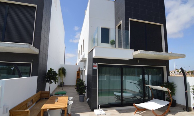 Los Imbernones House | Holiday Home San Pedro near the Sea