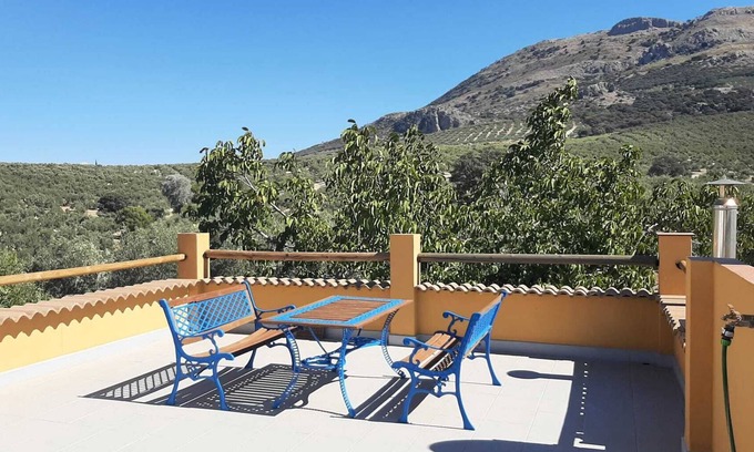 Villanueva del Trabuco House | Holiday Home 'Cortijo Ramonsillos' with Mountain View, Private Terrace and Wi-Fi