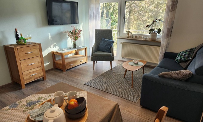 Iphofen Apartment | Holiday flat ‘Bacchus’ with private balcony, communal terrace and communal garden