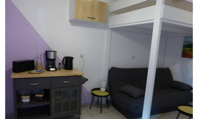 Saint-Aubin-de-Nabirat House | holiday village Gîte 6 people with swimming pool