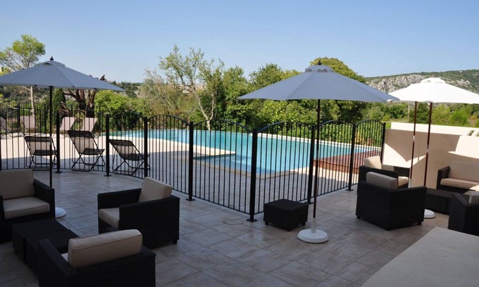 Saint-Martin-d'Ardeche House | Holiday cottage "Aiguéze" in a residence with swimming pool