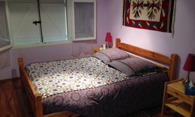 Saint-Michel-de-Fronsac Cottage | HOLIDAY COTTAGE FURNITURE