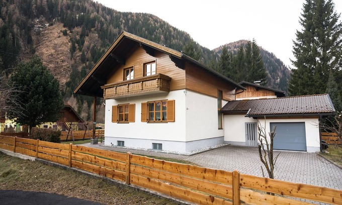 Rennweg am Katschberg House | Holiday Home in Rennweg near Ski Slopes