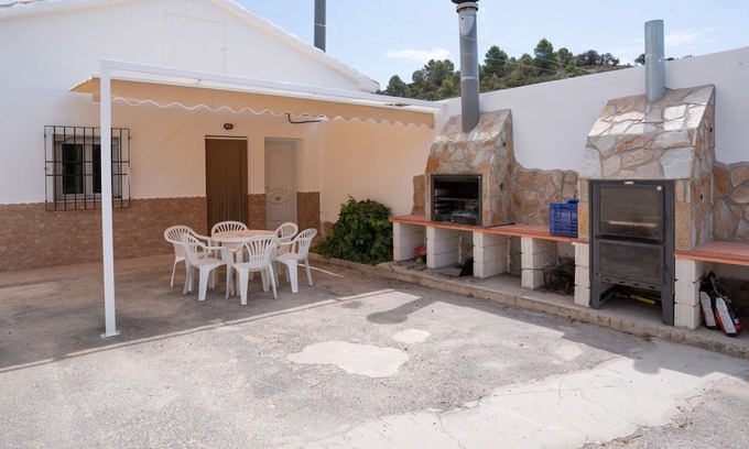 Oria House | Holiday home communal heated swimming pool