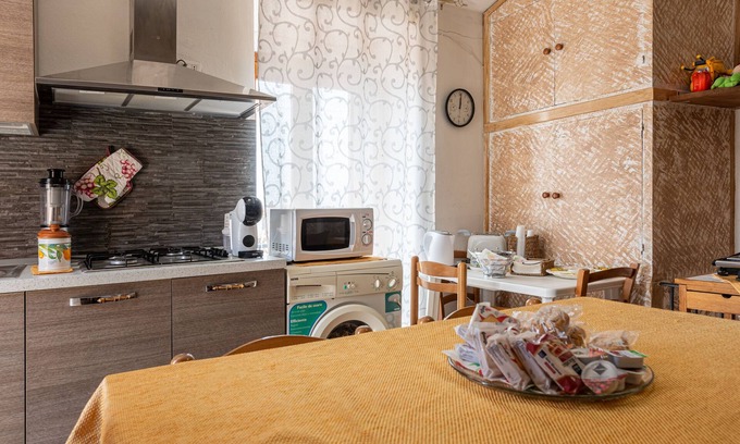 San Mauro Castelverde House | Holiday Home "Na Zia Pippina" with Sea View & Private Terrace