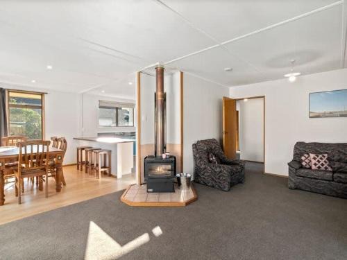 Lowburn House | Holiday Heaven - Cromwell