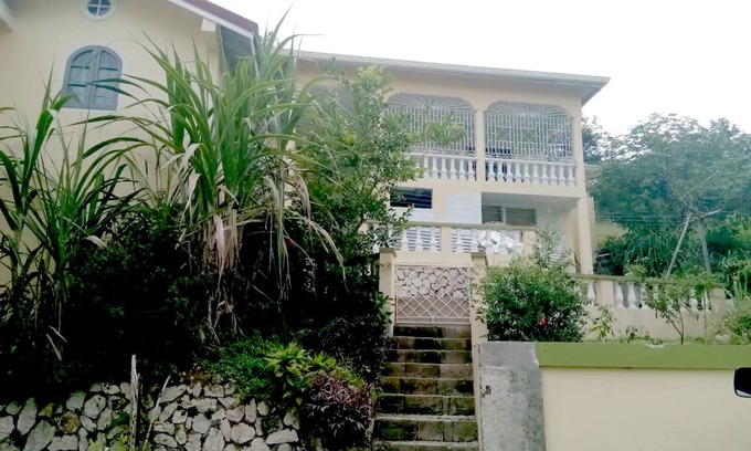 Epworth House | Holiday Hideaway- Ocho Rios
