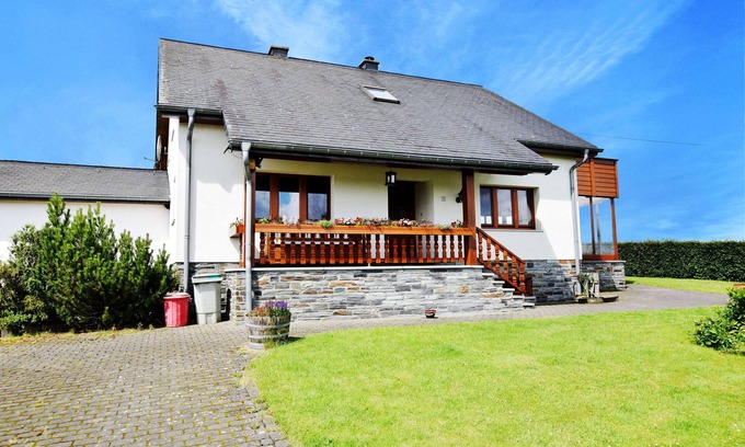 Schoenberg House | Holiday Home in Schצnberg with Jacuzzi