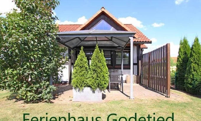 Hollern House | Holiday home Godetied