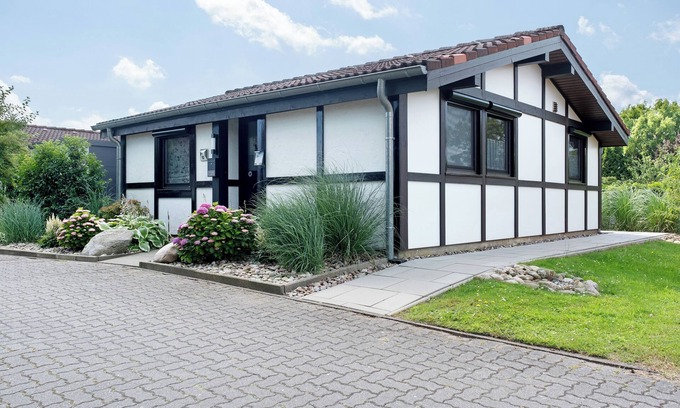 Hollern House | Holiday Home "Moin" with Private Terrace, Private Garden and Wi-Fi