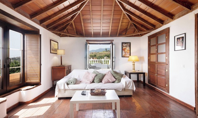 Santa Cruz de la Palma House | Holiday Home 'Villa Velhoco' with Sea View, Private Terrace and Wi-Fi