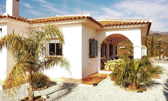Canillas de Aceituno House | Holiday Home in Canillas near Beach