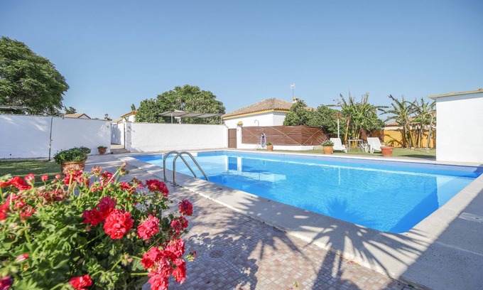 Conil de la Frontera House | Holiday Home "Los Paraisos 3" with Sea View, Wi-Fi, Garden, Terrace & Shared Pool