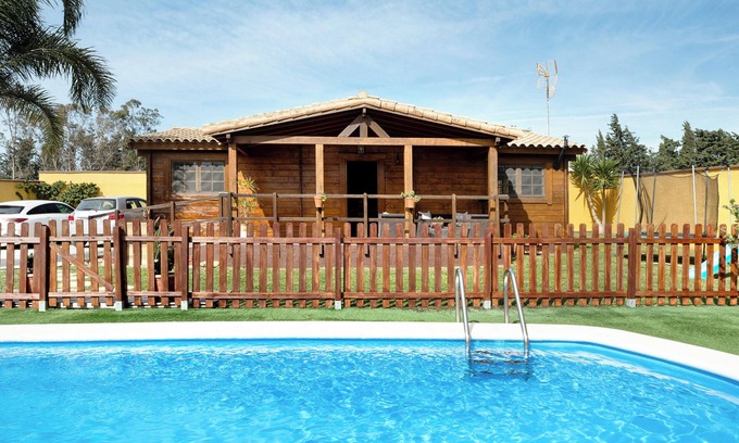 San Ambrosio House | Holiday Home 'La Cabaña' with Pool, Private Garden, and Wi-Fi