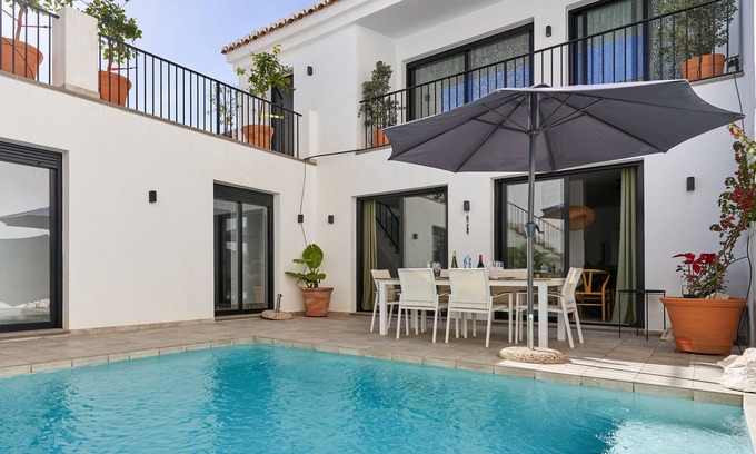 Canillas de Albaida House | Holiday Home "El Cine" with Mountain View, Pool & Wi-Fi