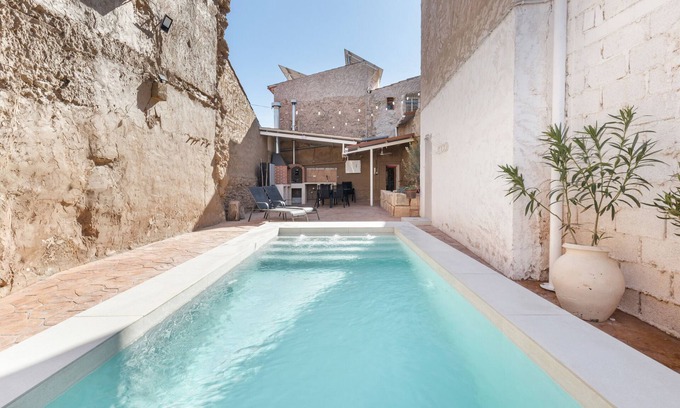 Caravaca de la Cruz House | Holiday Home "Casa Moya" with Mountain View, Private Pool & Wi-Fi
