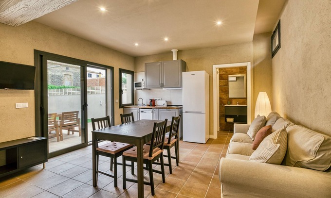Castello d'Empuries House | Holiday Home 'Els Templers' with Garden & A/C