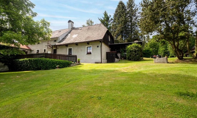 Bela nad Radbuzou House | Holiday Home Újezd Svatého Kříže by Interhome