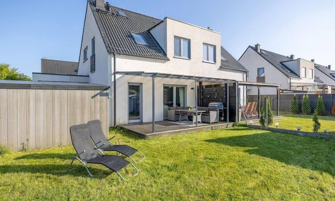 Trzesacz House | Holiday home, 3 bedrooms, private garden