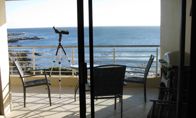 De Kelders Apartment | Holiday Home A104 Whale Cove