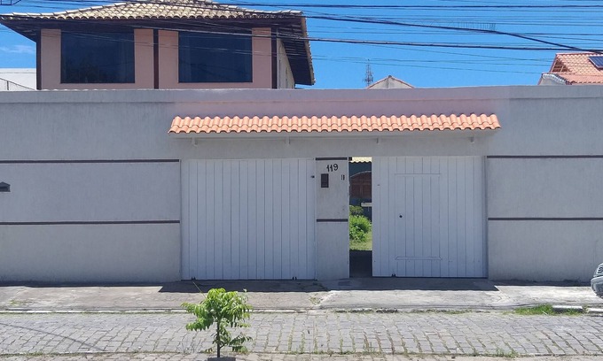 Jardim Flamboyant House | Holiday home accommodation for up to 12 people