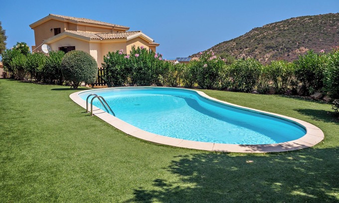 Tiriddo House | Holiday Home "Affitti brevi Tiriddò' with Sea View, Shared Pool and Private Terrace