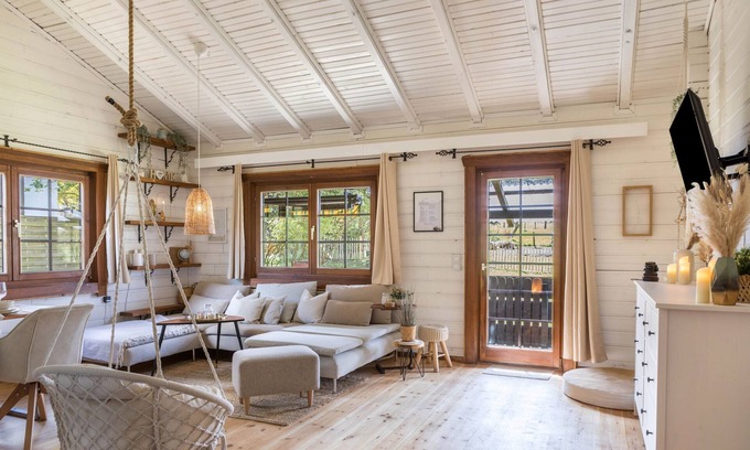 Feldkrucken House | Holiday Home 'Almhütte ' with Terrace, Garden and Wi-Fi