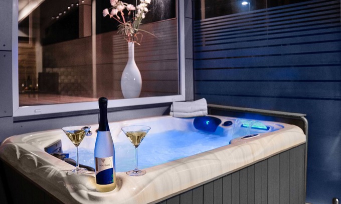 Wehingen House | Holiday Home 'Am Millibach' with Private Terrace, Private Garden and Wi-Fi