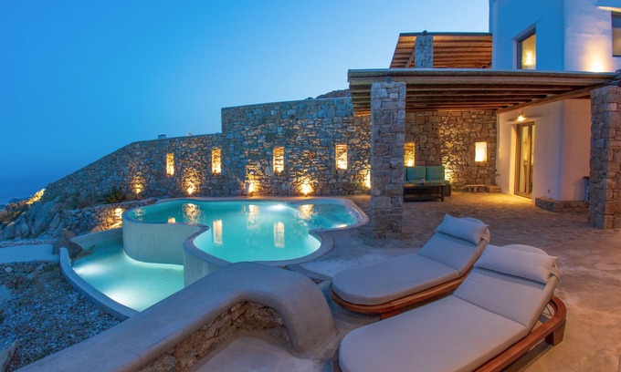 Plintri House | Holiday Home 'Amalthia Suite Private Pool' with Sea View, Wi-Fi and Air Conditioning