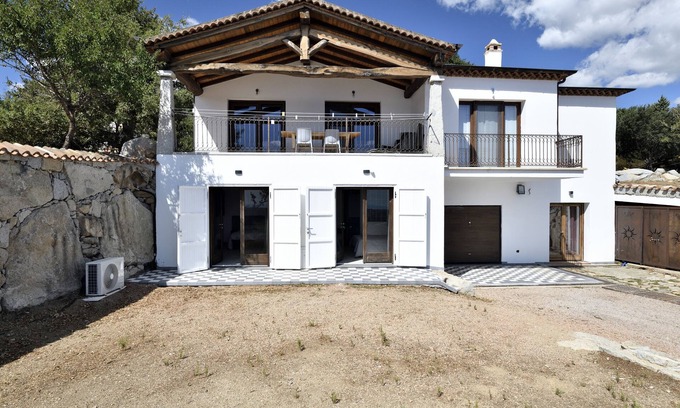 Arzana House | Holiday Home 'Ami' with Sea View, Private Terrace and Shared Garden