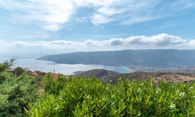 Rogon House | Holiday Home 'Anemodroulis Kochilos Andros 4ppl' with Sea View, Private Terrace and Balcony