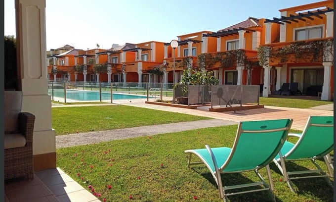 Luz de Tavira House | Holiday Home 'Anis Lux Tavira Residence 5Q' with Shared Pool, Wi-Fi and Air Conditioning