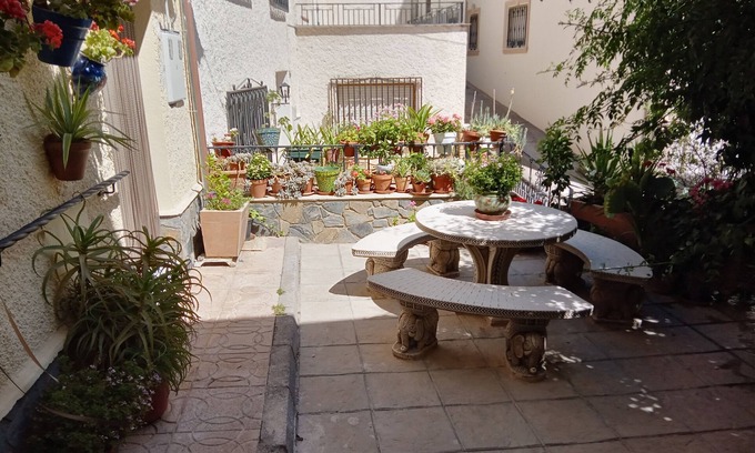 Lucar House | Holiday Home 'Apartamentos Miguel Y Rosa Lúcar' with Private Terrace, Wi-Fi and Air Conditioning