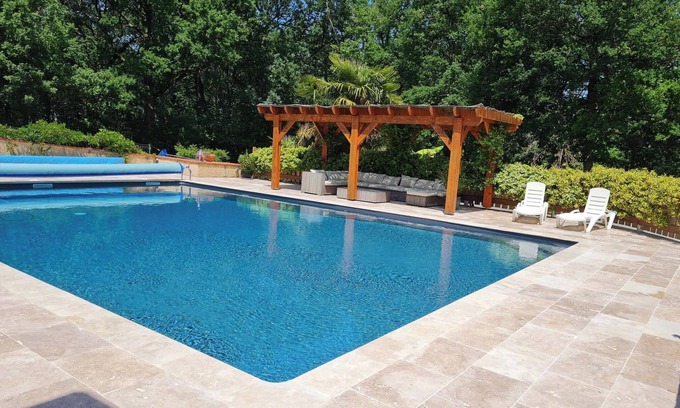 Maurens House | Holiday Home 'Appartement Type F4' with Shared Pool, Private Terrace and Wi-Fi