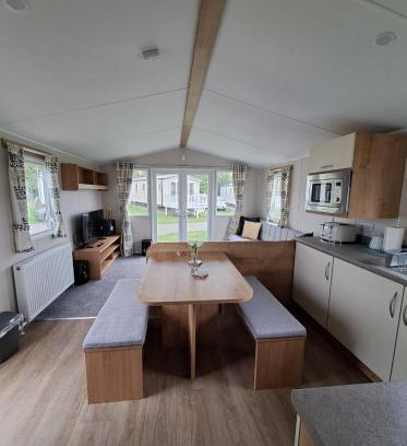 Great Yarmouth House | Holiday Home at Cherry Tree Holiday Park 738