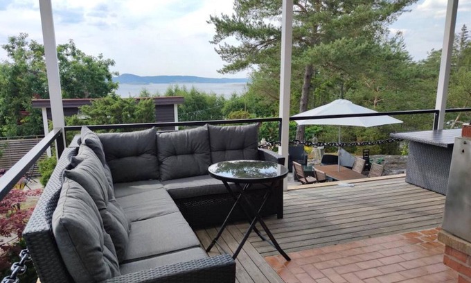Uddevalla Municipality House | Holiday home at the Byfjorden